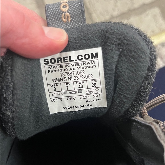 Sorel Kinetic Caribou Boots - Picture 7 of 7